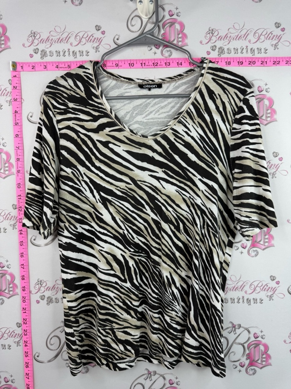 Olsen T-shirt tee top Zebra-Print V-Neck Short Sleeve Top in Black and Cream